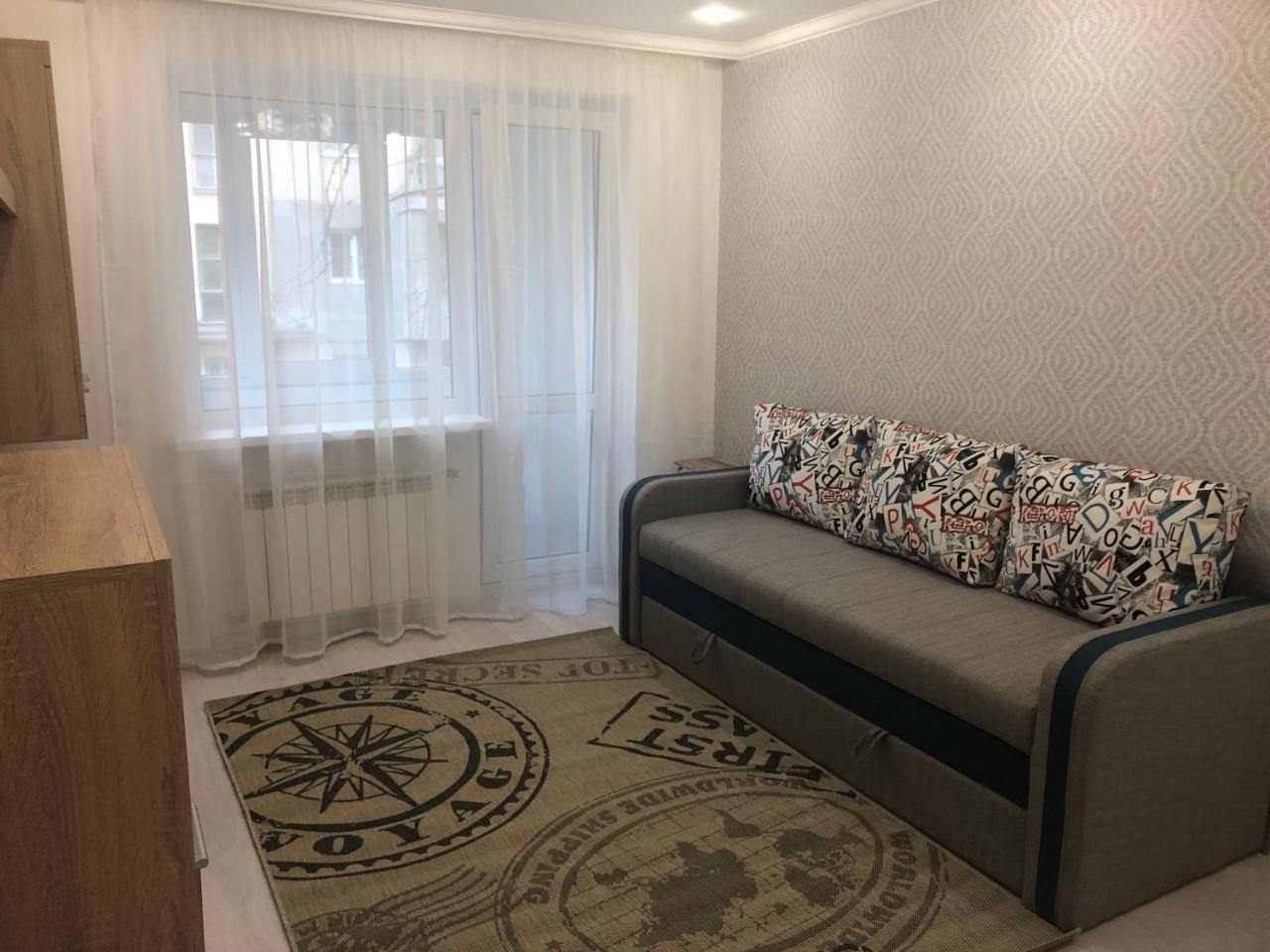 Gil Apartments, 38 Prospect Svobody ウージュホロド エクステリア 写真