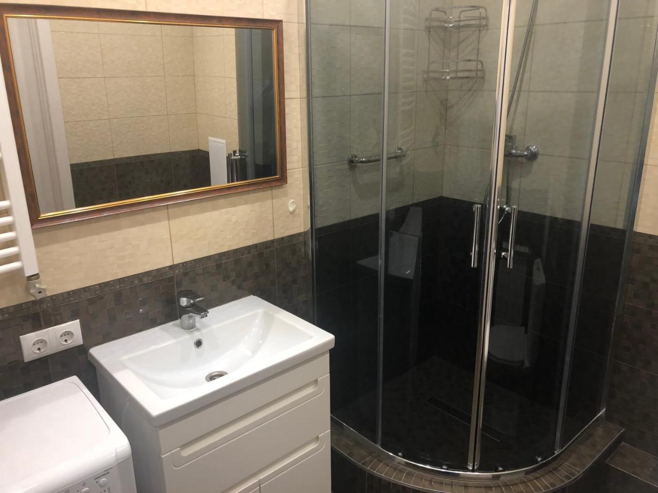 Gil Apartments, 38 Prospect Svobody ウージュホロド エクステリア 写真