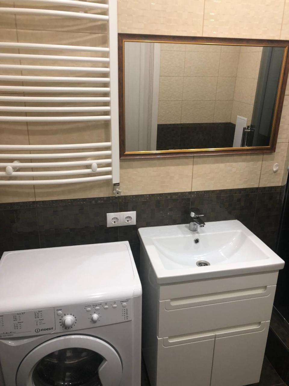 Gil Apartments, 38 Prospect Svobody ウージュホロド エクステリア 写真
