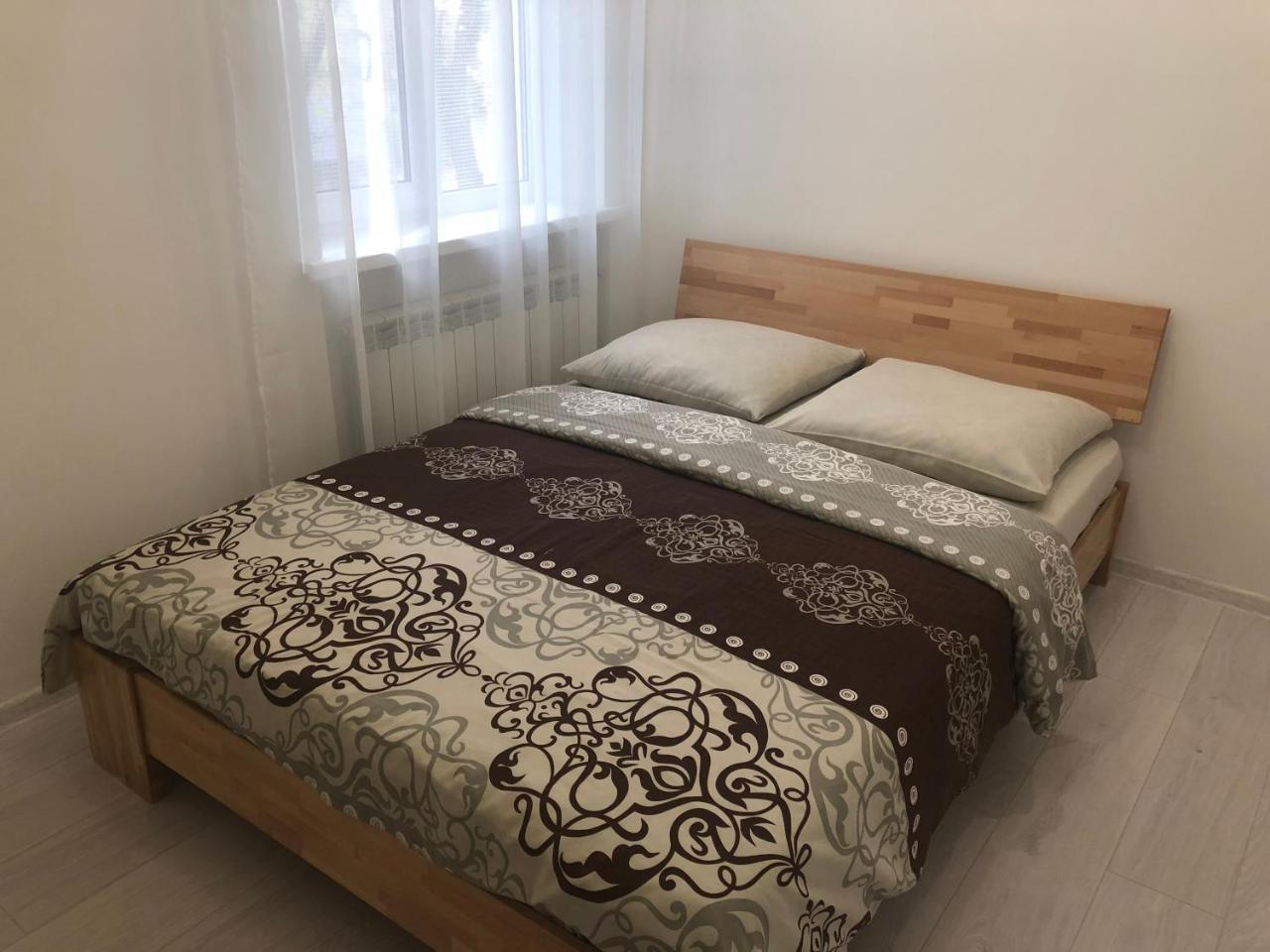 Gil Apartments, 38 Prospect Svobody ウージュホロド エクステリア 写真